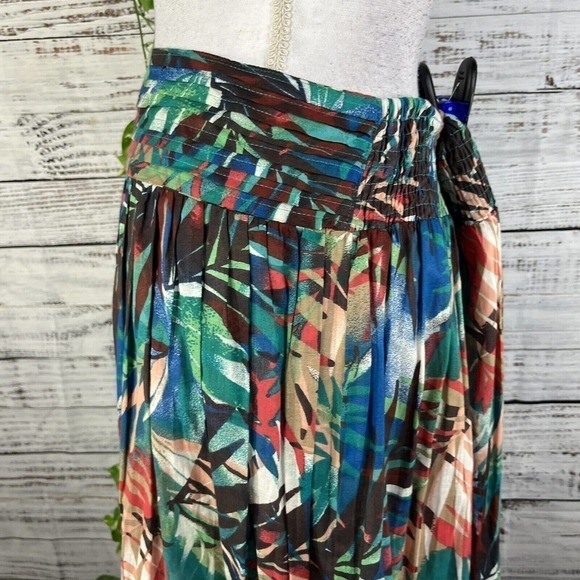 Studio West Apparel Skirt size Large Coral Green Floral Tropical Knee Hawaiian - Picture 9 of 13